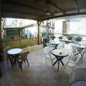 Colombo 3*, Νάπολη Ιταλία