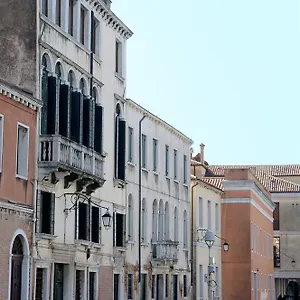 Canal Riva De Biasio Pensjonat