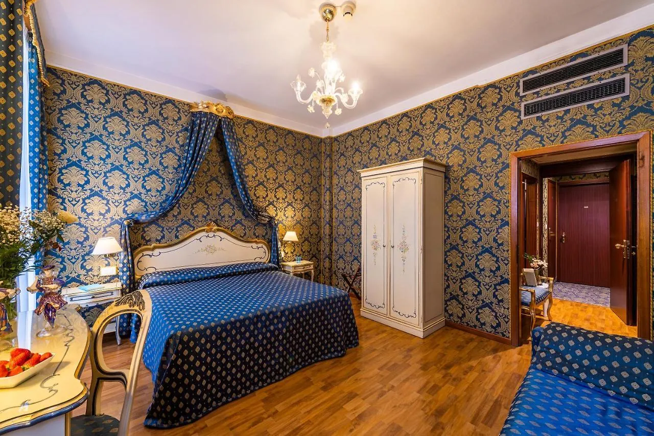 Al Gazzettino Hotel Venice 3*,  Italy