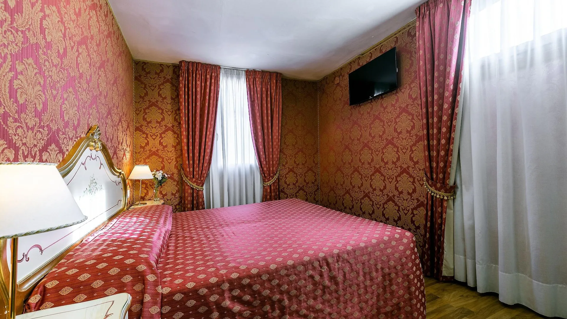Al Gazzettino Hotel Venice 3*,  Italy